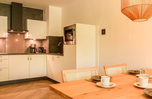 Bruinisse Apartamento | Child-friendly 6-person apartment in Senno theme