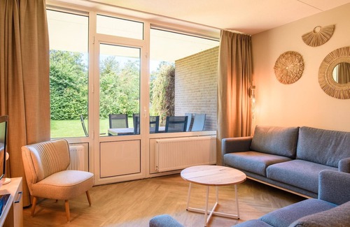 Bruinisse Apartamento | Child-friendly 6-person apartment in Senno theme