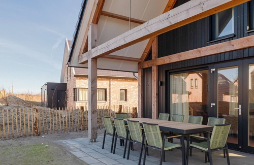 Nieuwvliet Casa | Child-friendly 10-bed holiday home in Kids Quarter