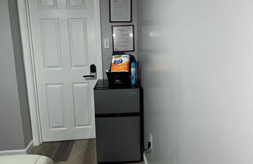 Newark Apartamento | Chill and Recharge: Cozy Room F