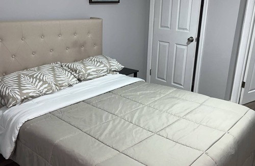 Newark Apartamento | Chill and Recharge: Cozy Room F