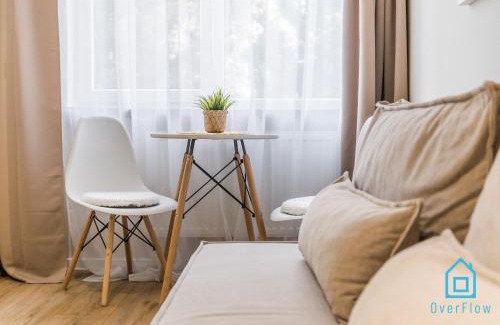 Old Town Apartamento | Chill Apartment - 3 Minutes to PKP & Old Town