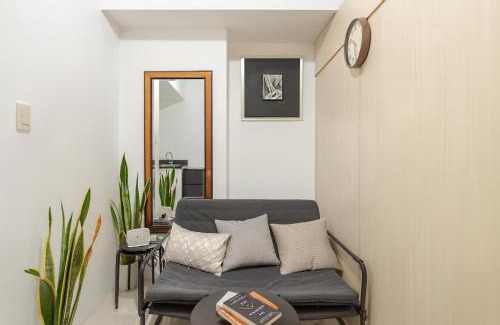 Loyola Heights Apartamento | Chill staycation near Ateneo, UP & Maginhawa eats