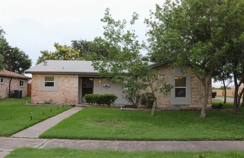 South Side Casa | Chill Suburban Get Away