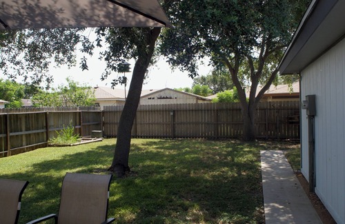 South Side Casa | Chill Suburban Get Away