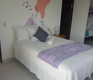 La Libertad Cama Y Desayuno | Chilo's Bed and Breakfast