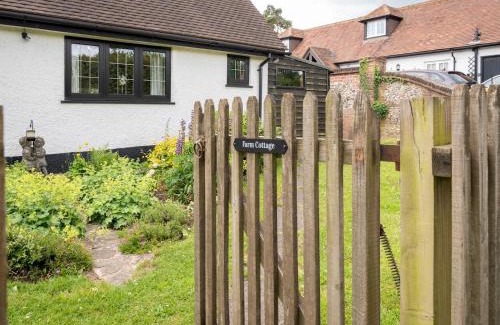 Little Missenden Casa | Chilterns Farm Cottage Hideaway Pass the Keys