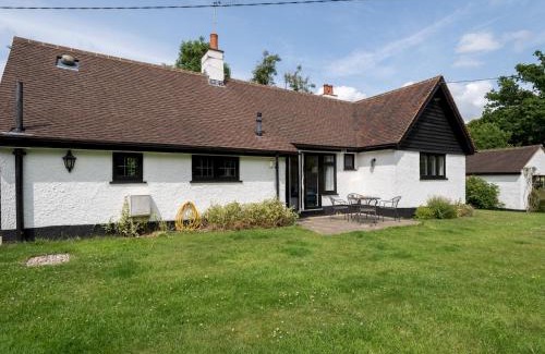 Little Missenden Casa | Chilterns Farm Cottage Hideaway Pass the Keys