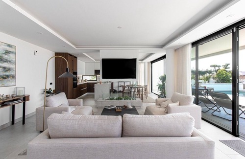 Chimenea Villa | Chimenea - Tres Habitaciones Villa, Capacidad 6