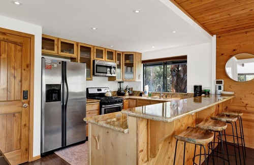 Whispering Forest Cabina | Chimney Peak Chalet #2048