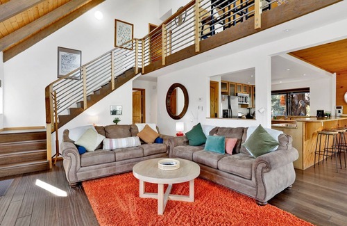 Whispering Forest Cabina | Chimney Peak Chalet #2048