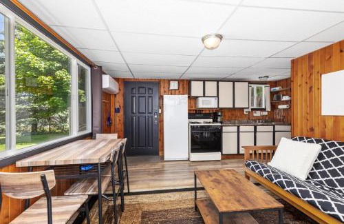 Chippewa Lake Casa | Chippewa Bluffs Resort - 2BR 2BA Cabins