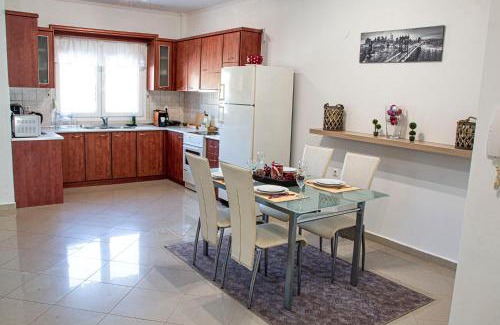 Kastoria Apartamento | Chloe Maxi Apt 110sqm