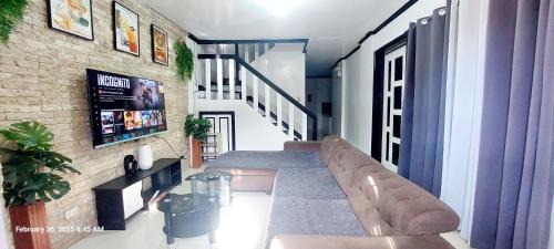Baguio Apartamento | Chloe's Homestay - Baguio Spacious 3BR Corner Rowhouse for Family & Friends Getaways