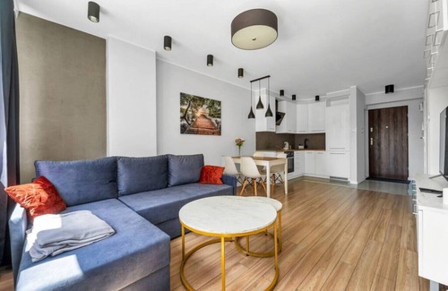 Centrum Apartamento | Chmielna Downtown Apartments by Rentujemy