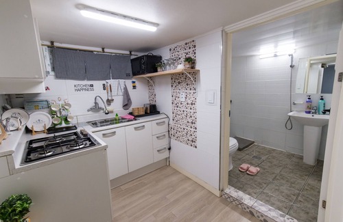 Mapo Casa | Cho's Hongdae house: una casa grande y espaciosa disponible para 12 personas.