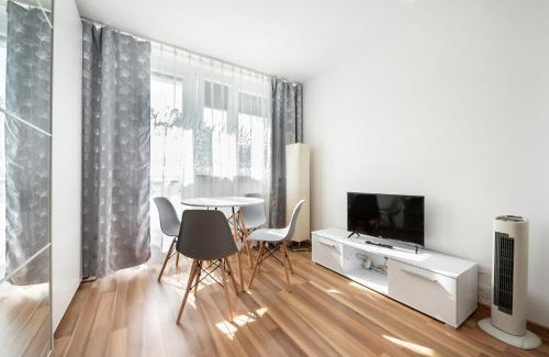 Targowek Apartamento | Chodecka Homely Apartment by BookingHost