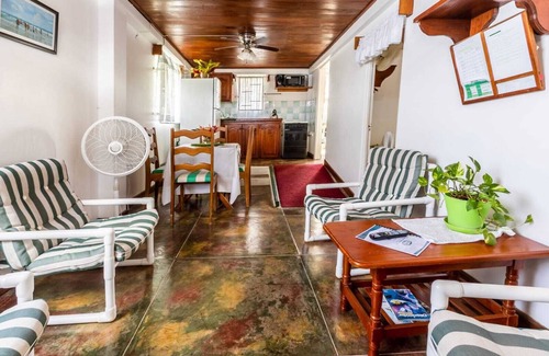Charlotteville Casa | CHOLSON CHALETS LIMITED