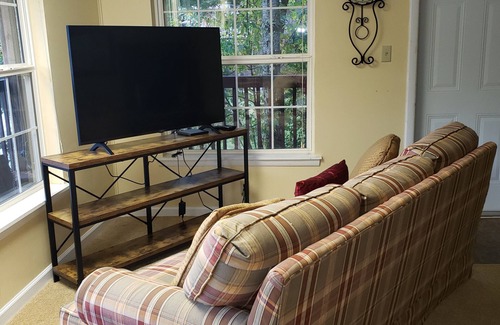 Robbinsville Casa | Choose Serenity at "The Buffalo" Lake House.