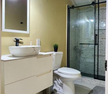 Barbican Apartamento | Choose To Be Happy at The Seville Apt #C4 - 2-Bedroom