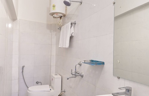 Paharganj Cabina | Chowdhry Tourist Lodge- Paharganj-NDLS
