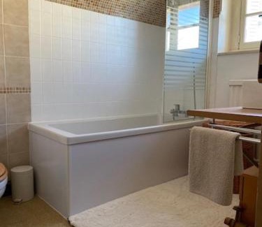 Saint-Germain-des-Vaux Cama Y Desayuno | Christina's Cottage