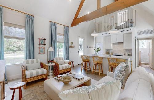Brenham Casa | Christmas Hill Cottage B
