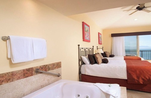 Flamingos Complejo | Christmas in 2 BR Suite Flamingos