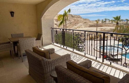 Los Cangrejos II y III Complejo | Christmas in Cabo Deal!! Luxurious 1-BR 2-BATH, sleeps 4, golf course