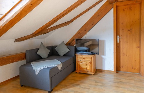 Jenaz Cama Y Desayuno | Chrona Bed & Breakfast