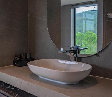 Bai Chay Apartamento | Chuỗi Villa Đẳng cấp 19 ngủ - Bể bơi riêng - sân vườn - Trung tâm Bãi Cháy