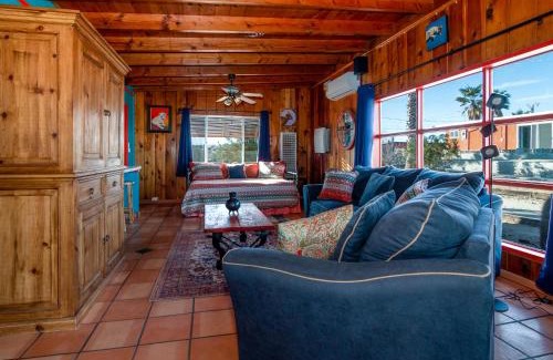 Twentynine Palms Casa | Chuck's Cabin in a Joshua Tree Community