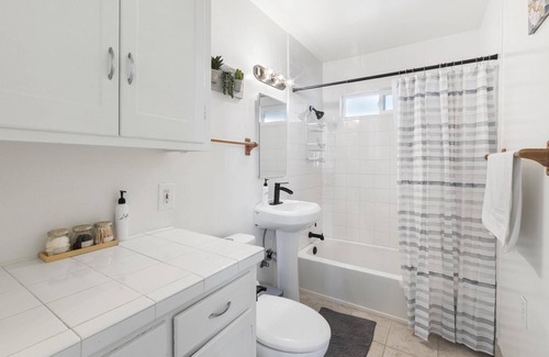 Lincoln Acres Casa | Chula Chateau | Quaint 2/1, Short Drive to Anywhere in SDC!
