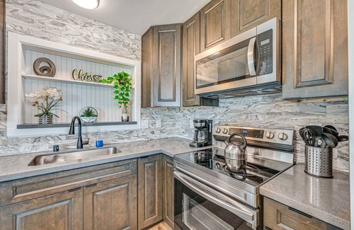 Lincoln Acres Casa | Spacious Chula Vista Home w/ Heated Pool & Hot Tub