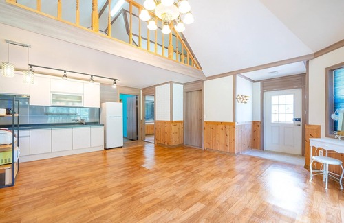 Namsan Casa | Chuncheon Namiseom pet Friendly Pension