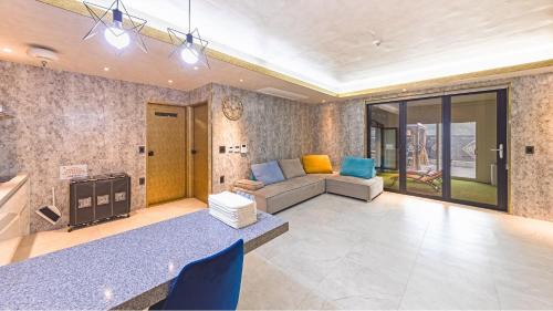 Chuncheon Casa | Chuncheon Poolhouse Epop