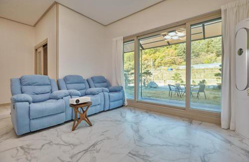 Chuncheon Casa | Chuncheon Soopsog Jageun Jib Pension