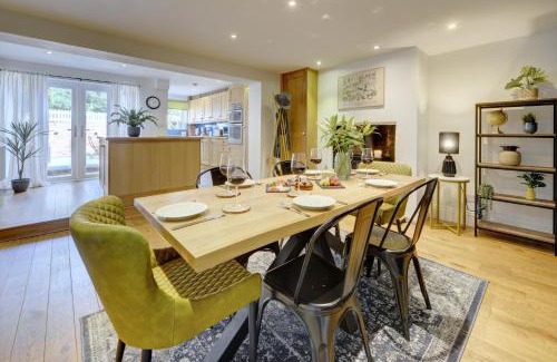 Warwick Town Centre Casa | Church Bells House by Spa Town Property - 3 Bedroom Georgian Townhouse in Central Warwick