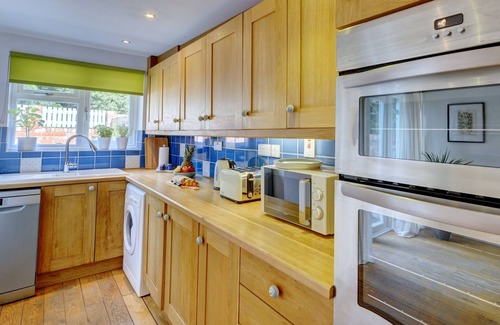 Warwick Town Centre Casa | Church Bells House - Townhouse in Central Warwick