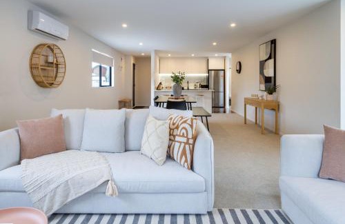 Upper Riccarton Apartamento | Church Corner, Parking and Large Living Area