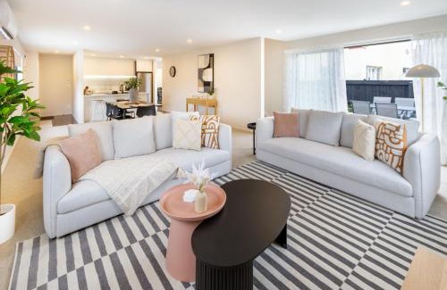 Upper Riccarton Apartamento | Church Corner, Parking and Large Living Area