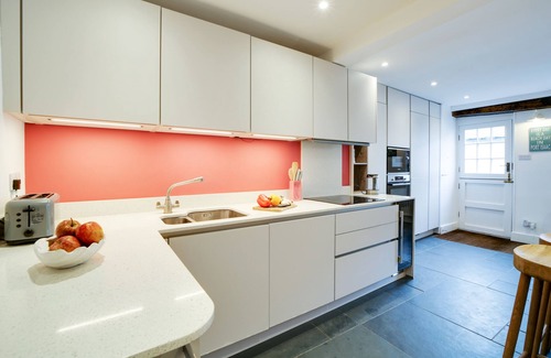 Port Isaac Casa | Church Hill House - Newly renovated chic 4 bed home, sleeps 8+parking+dogs