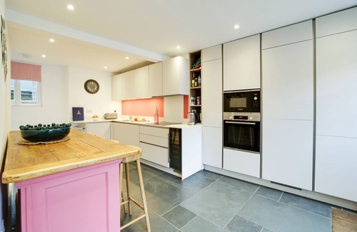 Port Isaac Casa | Church Hill House - Newly renovated chic 4 bed home, sleeps 8+parking+dogs