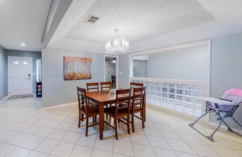 North San Antonio - SAT Casa | Churchill Escape