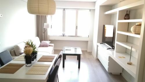 Cuatro Caminos Apartamento | Chusbad place zona Cuzco-Santiago Bernabéu Edificio Eurobuilding 2