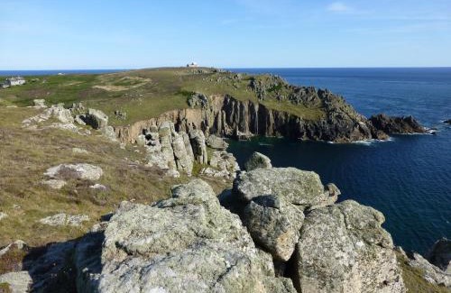 Penzance Casa | Chyenhal Garden Cottage near Mousehole and the sea