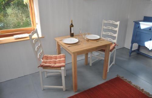 Penzance Casa | Chyenhal Garden Cottage near Mousehole and the sea