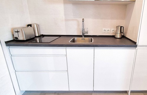 Marbella Seafront Promenade Apartamento | Cibeles 904. Modern Studio with Sea Views in Marbella centre.