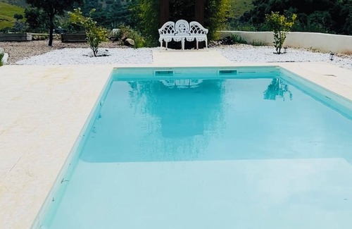Los Navalucillos Villa | Cigarral Bramasole "hedonismo, relax y calma".