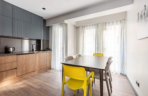 Cihangir Apartamento | This apartment is a 3 bedroom(s), 2 bathrooms, located in Beyoğlu, İstanbul.